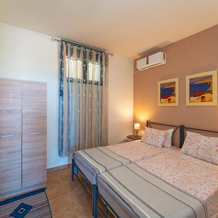 Mare Blu 1 On The Beach Генади Екстериор снимка